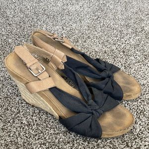 Black womens wedges size 9